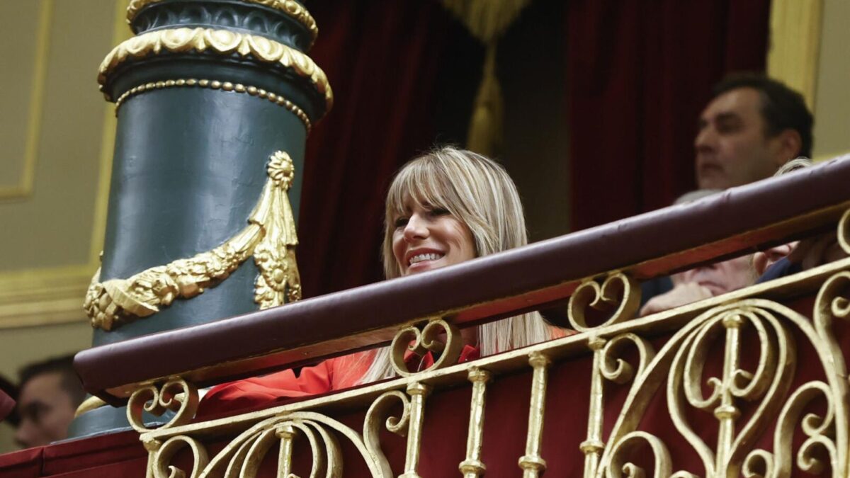 Begoña Gómez, mujer del presidente del Gobierno en funciones Pedro Sánchez, durante la segunda jornada de la investidura.