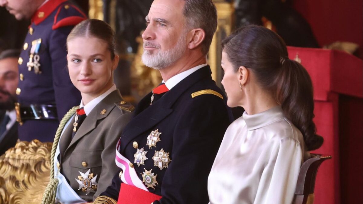 Los Reyes, junto a la Princesa Leonor, durante la Pascua Militar en el Palacio Real