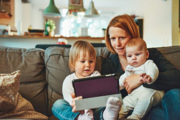 Madres de más de 40 años - Economía