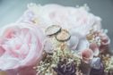 El coste real de ser invitada a una boda en 2026: cuánto cuesta asistir entre vestido, regalo, viaje y alojamiento