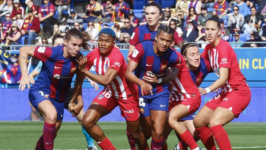 El Atlético de Madrid y el Barcelona se enfrentan en un partido de Liga F