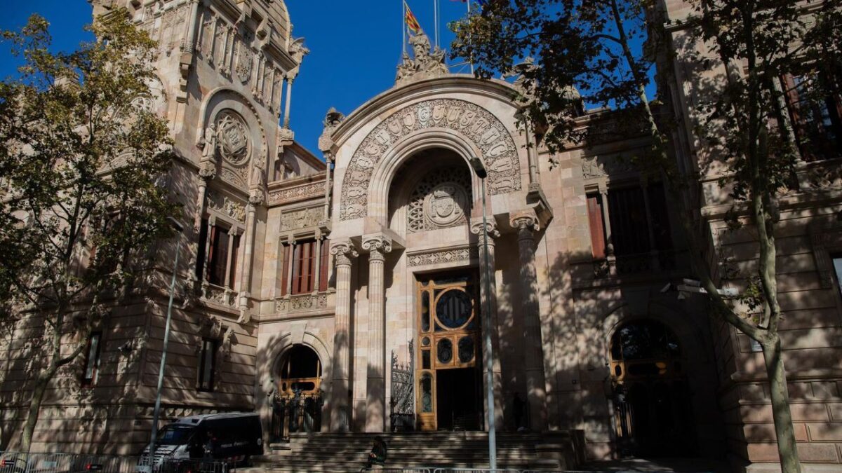 fachada del Palacio de la Justicia de Barcelona