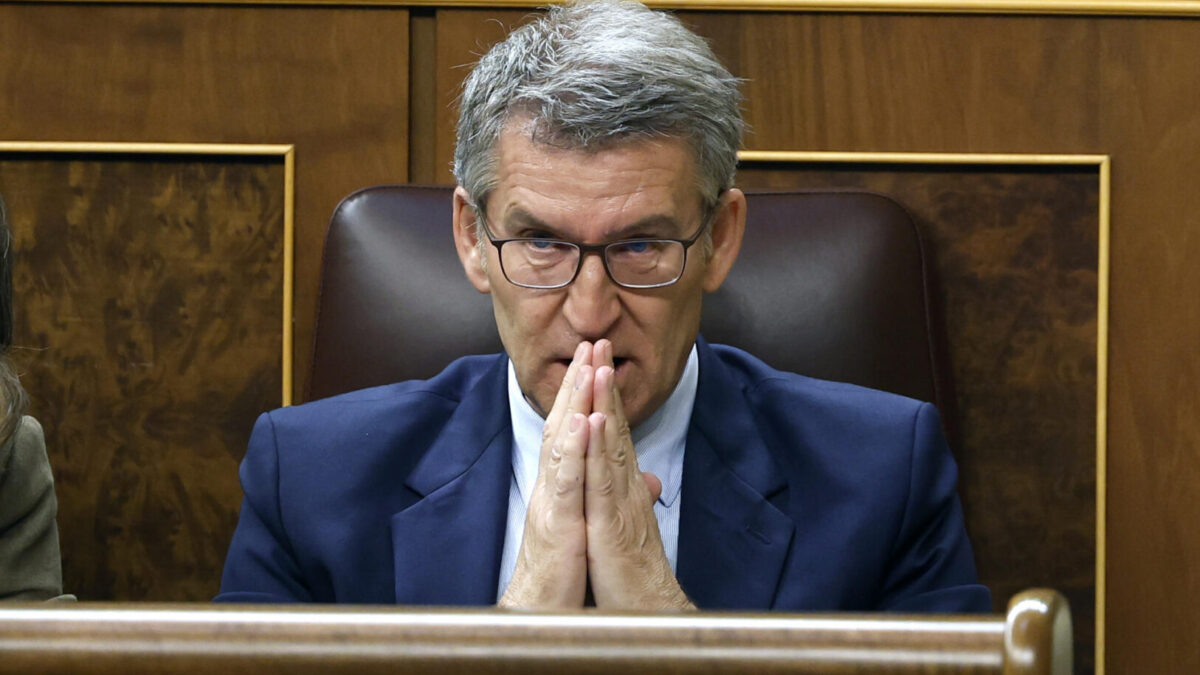 El líder del PP, Alberto Núñez Feijóo, durante el pleno del Congreso este miércoles.