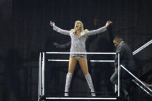 La cantante y compositora estadounidense Taylor Swift ofrece un concierto este miércoles en el estadio Santiago Bernabéu de Madrid.
