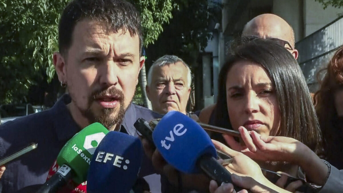 Captura de video de la llegada de Pablo Iglesias e Irene Montero este lunes al Juzgado de lo Penal número 14 de Madrid.
