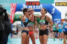 Las atletas Cristina Montesinos, Raquel González y Laura García Caro