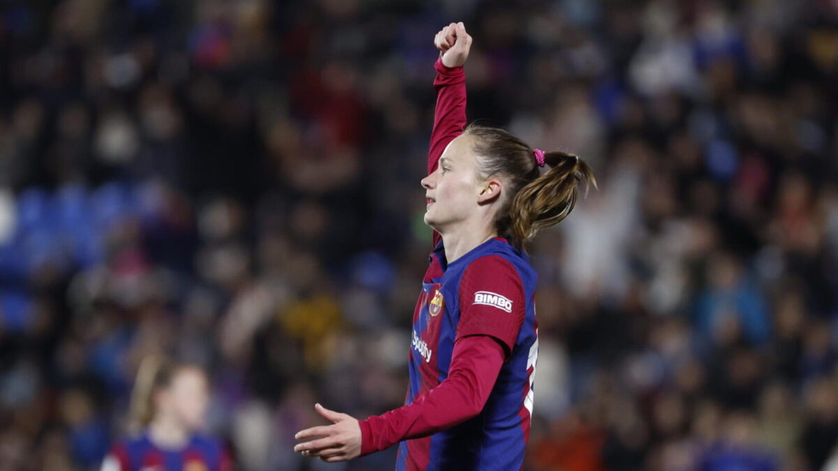La delantera del FC Barcelona, Caroline Graham Hansen celebra uno de sus goles durante el encuentro correspondiente a la Supercopa femenina que disputan hoy sábado FC Barcelona y Levante en el estadio de Butarque, en la localidad madrileña de Leganés.