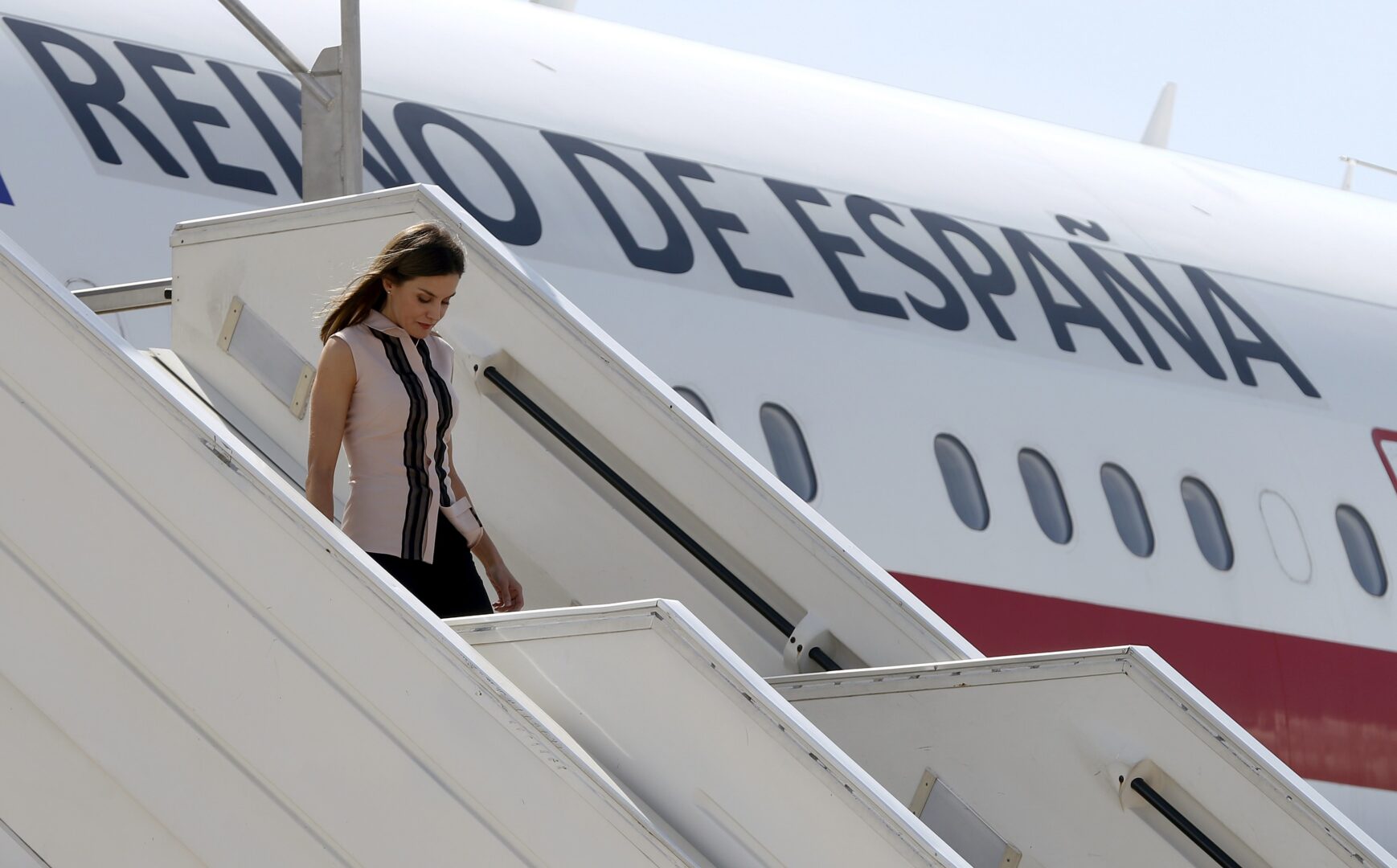 Doña Letizia, a su llegada al aeropuerto de Puerto Príncipe