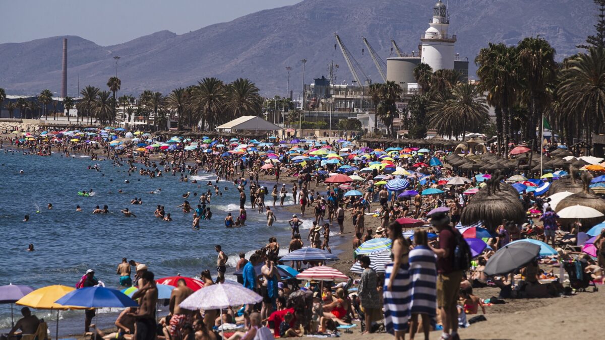 Playas de Málaga - Sociedad