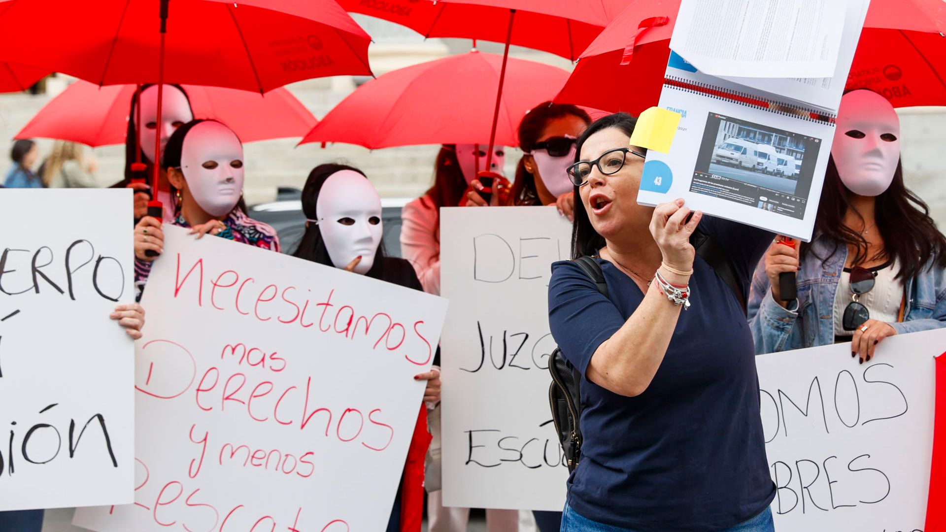 Concentración de un grupo de trabajadoras del sexo.