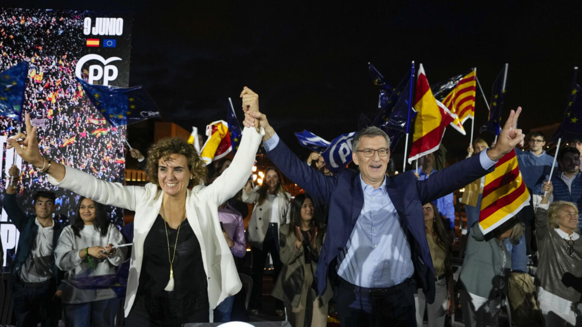 Dolors Montserrat y Alberto Núñez Feijóo en el inicio de campaña del PP en estas europeas
