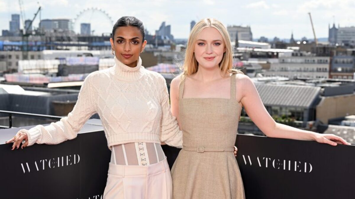 La directora de 'Los Vigilantes', Ishana Night Shyamalan, y su protagonista, Dakota Fanning