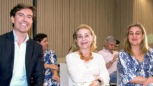 La Consejera de Educación, Ciencia y Formación profesional de la Junta de Extremadura, Mercedes Vaquera, y la Directora General de Universidad, Esther Muñoz Baquero, junto a Pablo Montesinos.