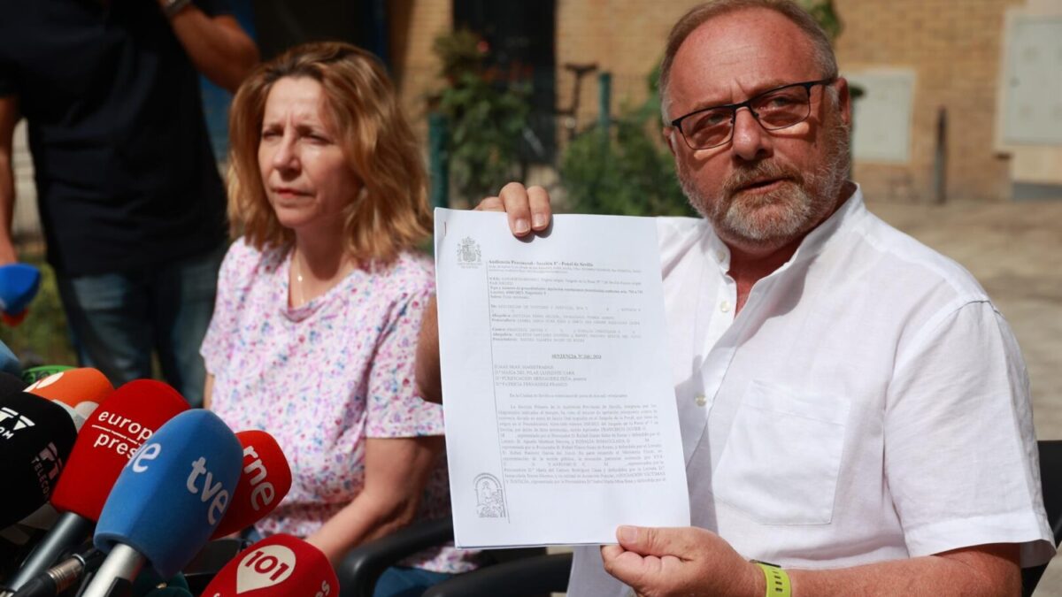 Los padres de Marta del Castillo en la rueda de prensa