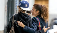 Juana Acosta pasea con su hija Lola