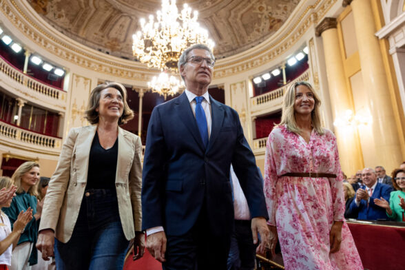 El presidente del Partido Popular, Alberto Núñez Feijóo, preside la reunión de los grupos parlamentarios del Partido Popular, Congreso, Senado y Parlamento europeo y de la dirección nacional este miércoles en el Hemiciclo antiguo del Senado.