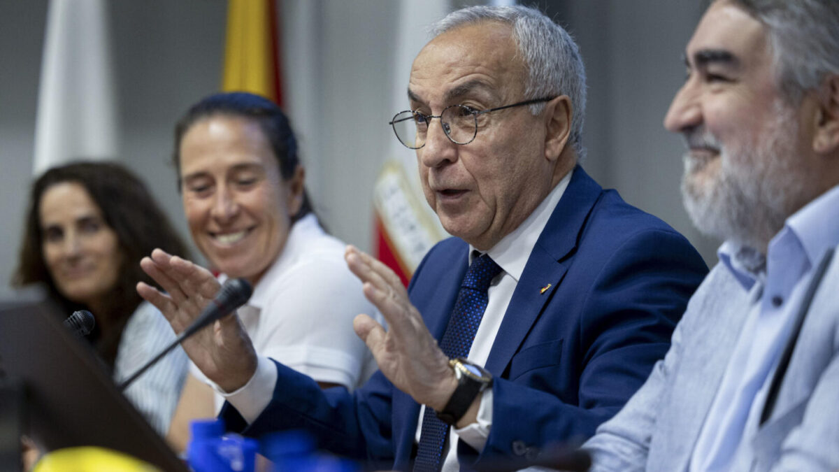 El presidente del COE, Alejandro Blanco junto al secretario de Estado para el Deporte, José Manuel Rodríguez Uribes en rueda de prensa