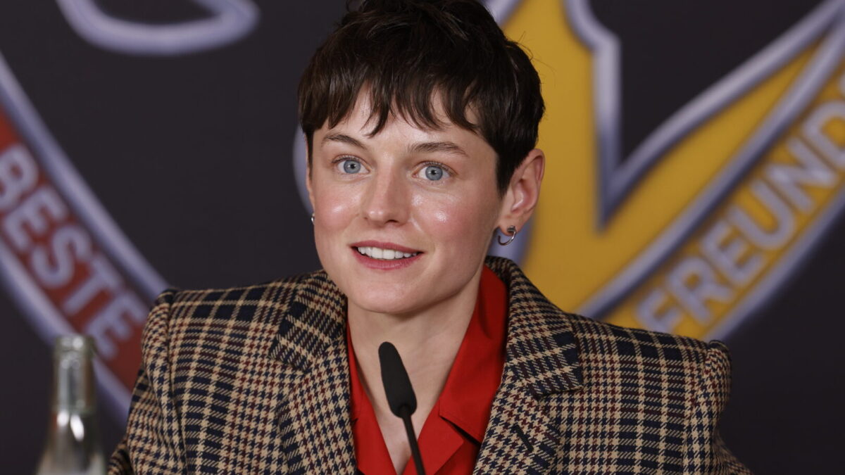 Emma Corrin, en la presentación de prensa de 'Deadpool & Wolverine'