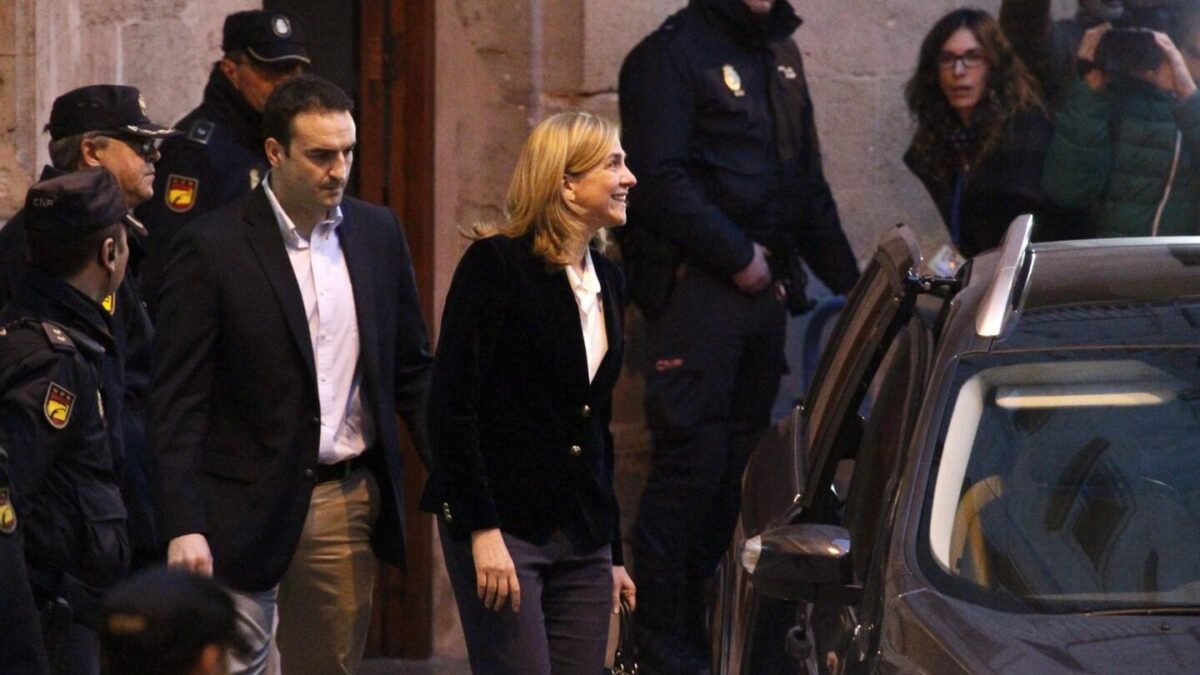 La infanta Cristina, a su salida del tribunal de Palma de Mallorca en 2014
