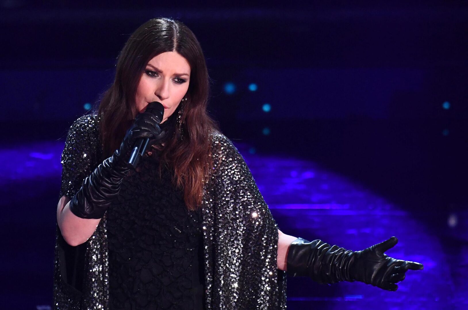 Laura Pausini actua en el festival de San Remo en 2021.