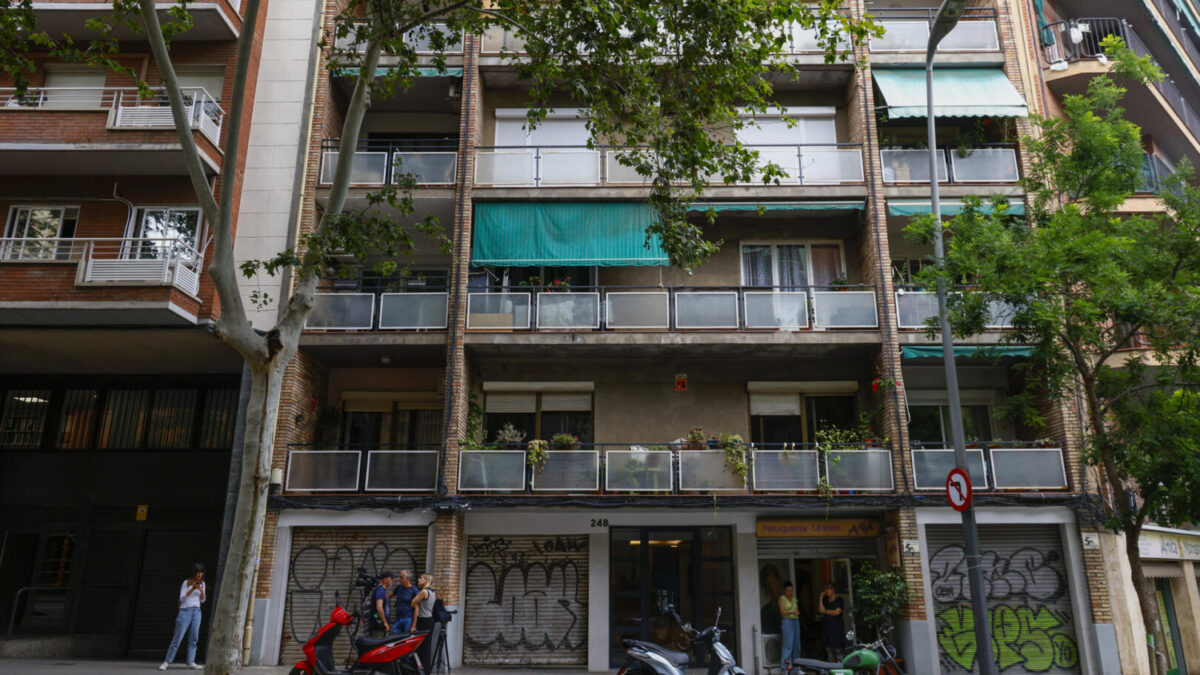 El edificio donde se encontraron los cuerpos sin vida de dos personas horas antes de ser desahuciadas de una vivienda.