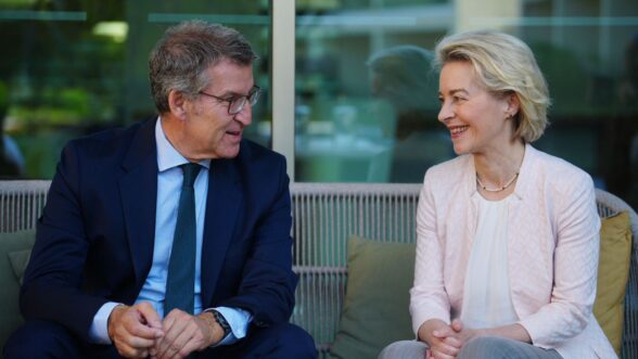 Alberto Núñez Feijóo junto a Ursula von der Leyen, este miércoles en Portugal