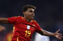 Lamine Yamal en el partido contra Alemania en la Eurocopa de Berlín 2024