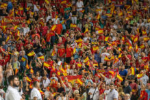 Aficionados de la selección española durante un partido
