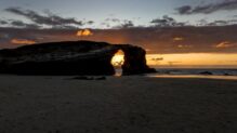 Vista de la playa de las Catedrales o playa de Aguas Santas en Ribadeo (Galicia)