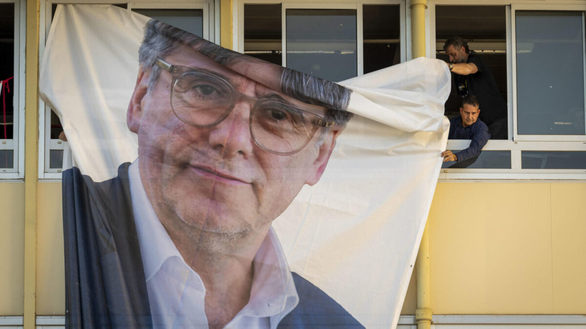 Asistentes al acto final de campaña de JxCat con presencia de Carles Puigdemont.