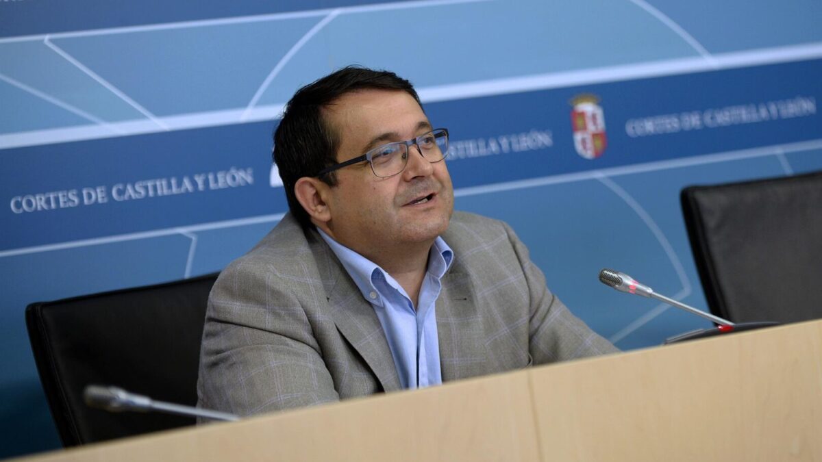 Juan Luis Cepa es procurador socialista en las Cortes de Castilla y León
