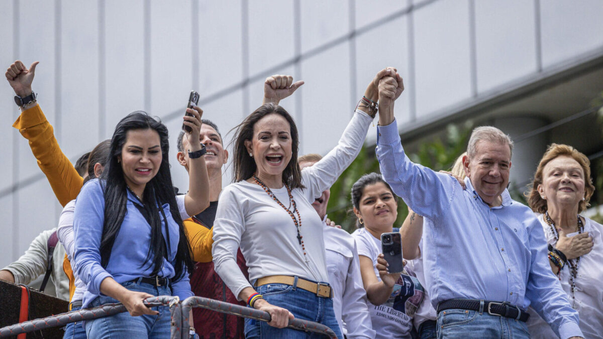 La líder opositora venezolana María Corina Machado y el candidato a la presidencia de Venezuela Edmundo González Urrutia