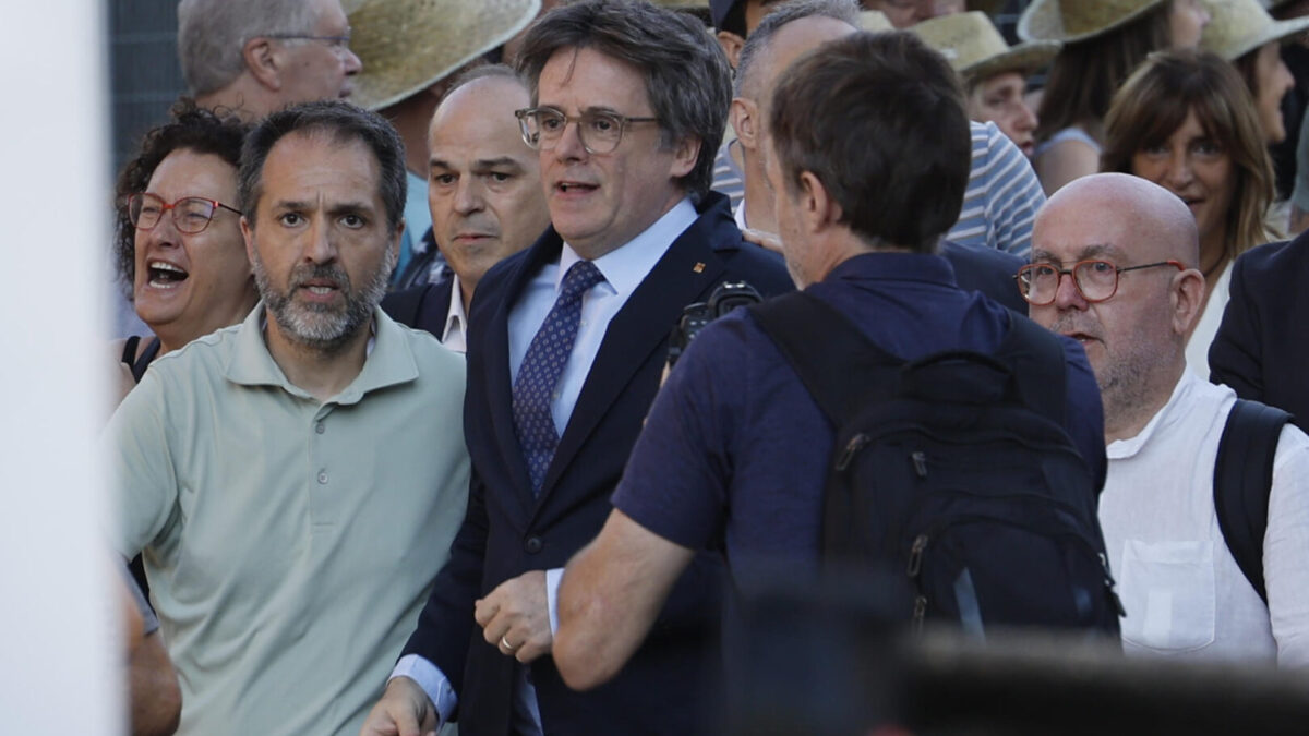 Puigdemont se valió de las multitudes para distraer a la policía catalana