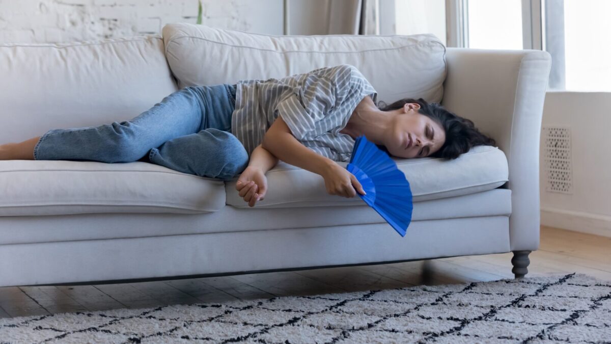 El calor afecta más a las mujeres por motivos como la dificultad para sudar.
