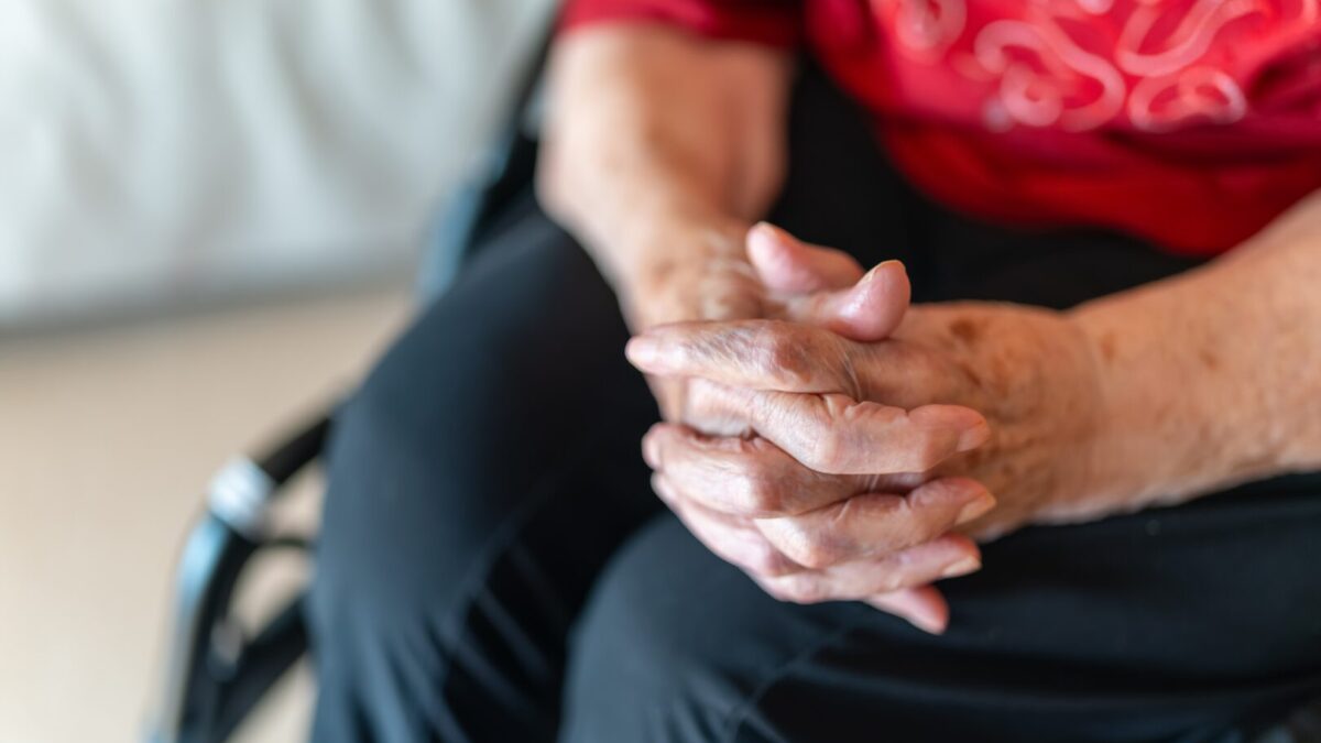 La mayoría de las ancianas cobra una pensión de viudedad