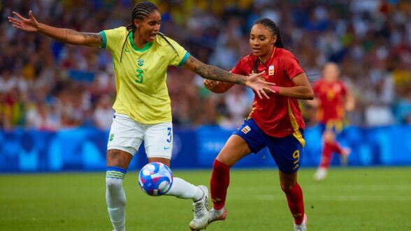 Un lance de la semifinal olímpica entre Brasil y España