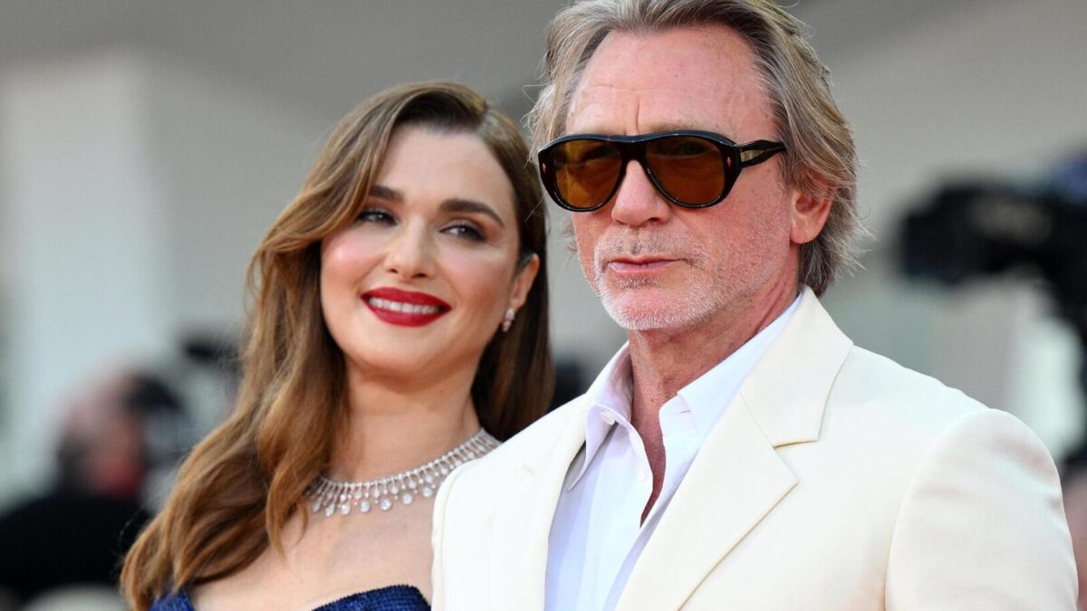 Daniel Craig con su esposa Rachel Weisz en la presentación de 'Queer' durante el festival de Venecia.