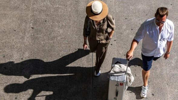 Turistas en el Aeropuerto de Son San Joan, en una imagen de archivo.