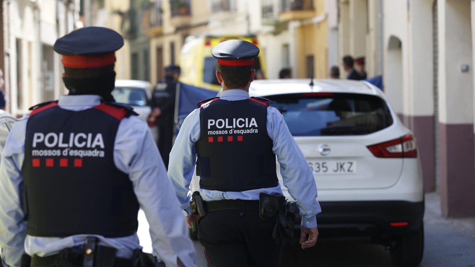 Dos Mossos d'Esquadra en una foto de archivo
