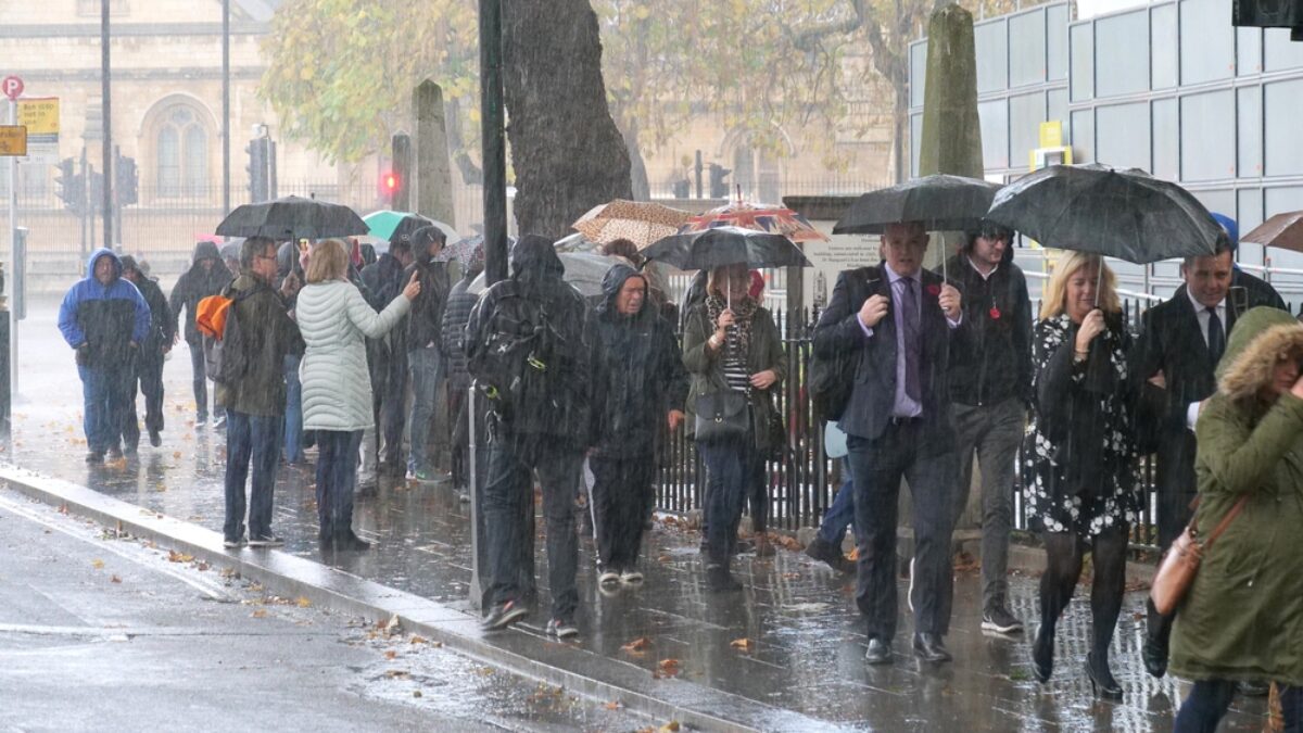 Lluvia - Sociedad