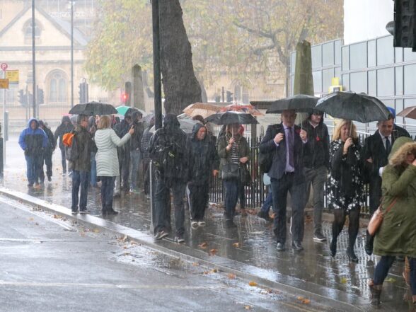 Lluvia - Sociedad