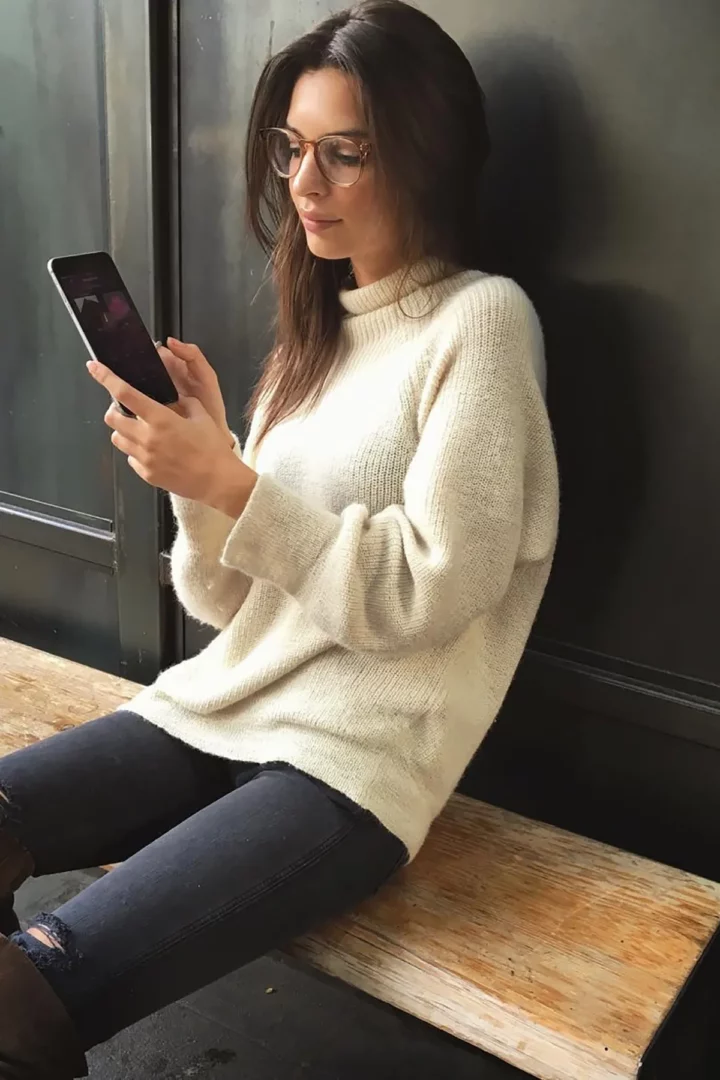 Emily RatajkowskiInstagram @emrata