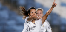 Alba Redondo celebra un gol ante el Villarreal