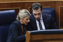 Yolanda Díaz y Carlos Cuerpo, en el Congreso.