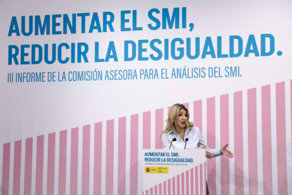 Yolanda Díaz interviene en el acto en el que recibe el III Informe de la Comisión Asesora para el SMI, este miércoles en la sede del Ministerio.