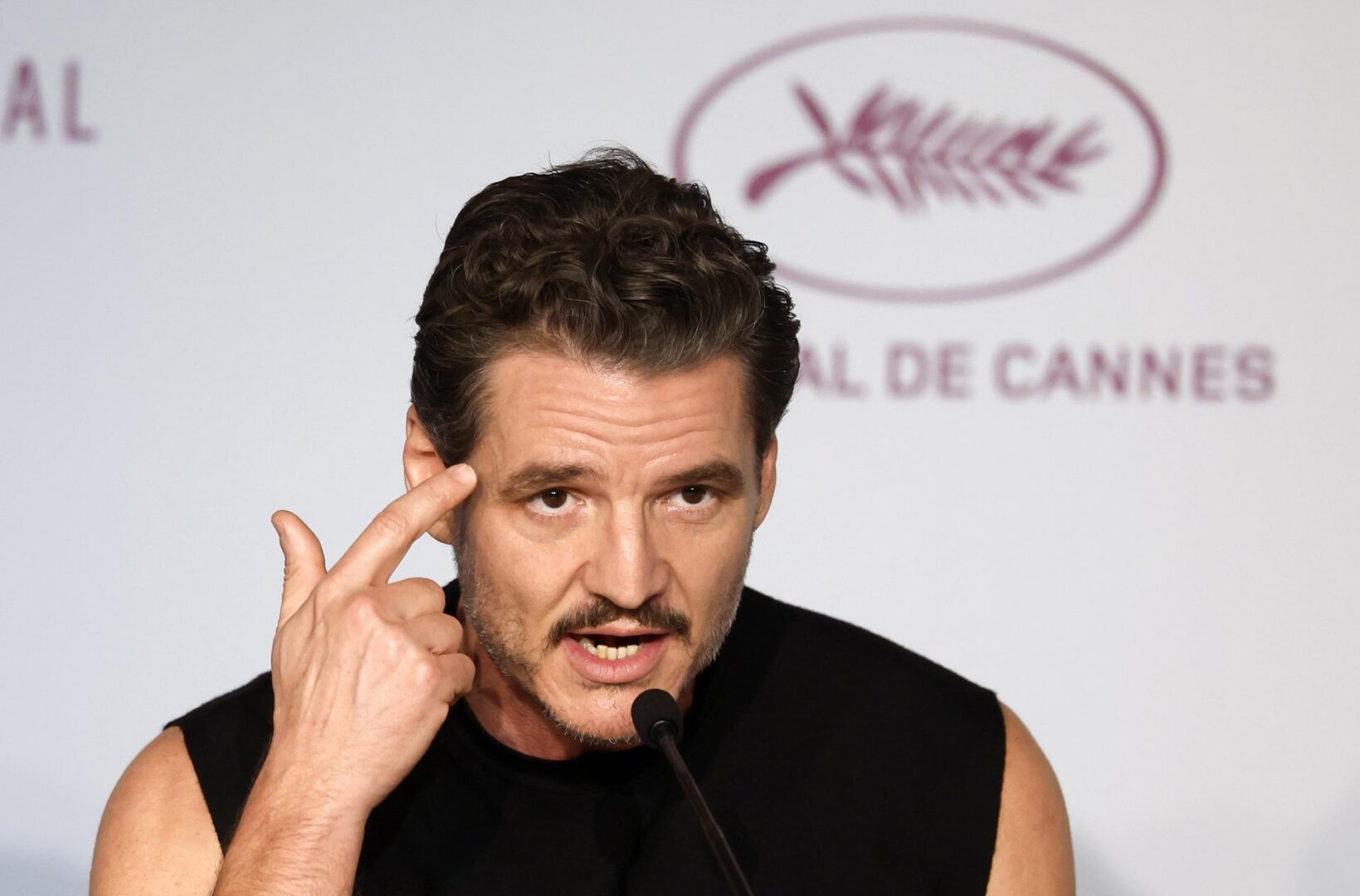 Pedro Pascal revela el libro que le cambió la vida: "Una de las mejores lecturas que he experimentado"