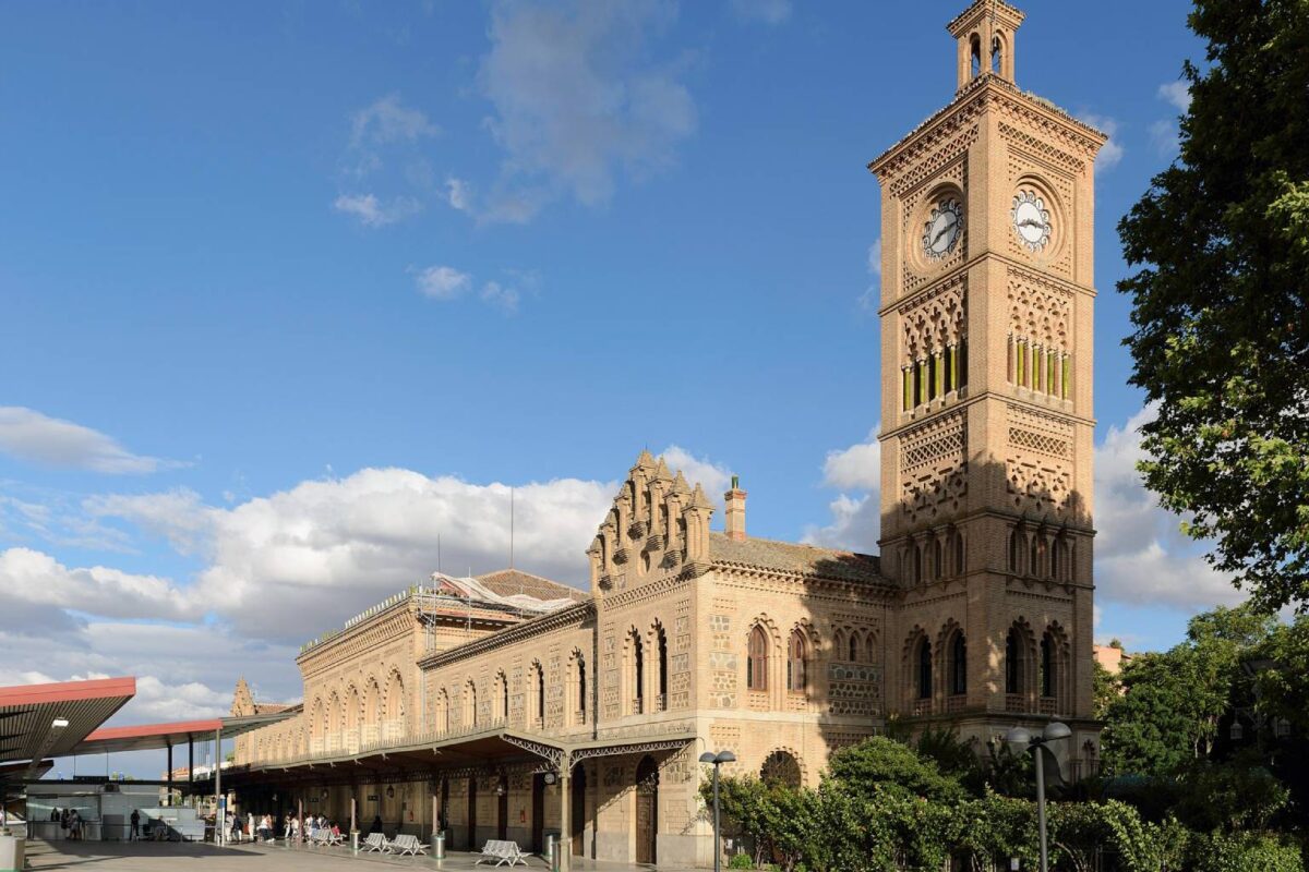 Estación de Toledo - Sociedad
