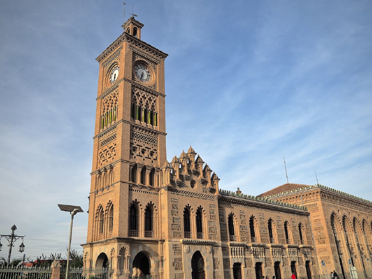 Torre del reloj de la Estación de Toledo - Sociedad Torre del reloj de la Estación de Toledo - Sociedad
