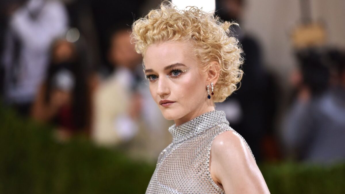 Julia Garner