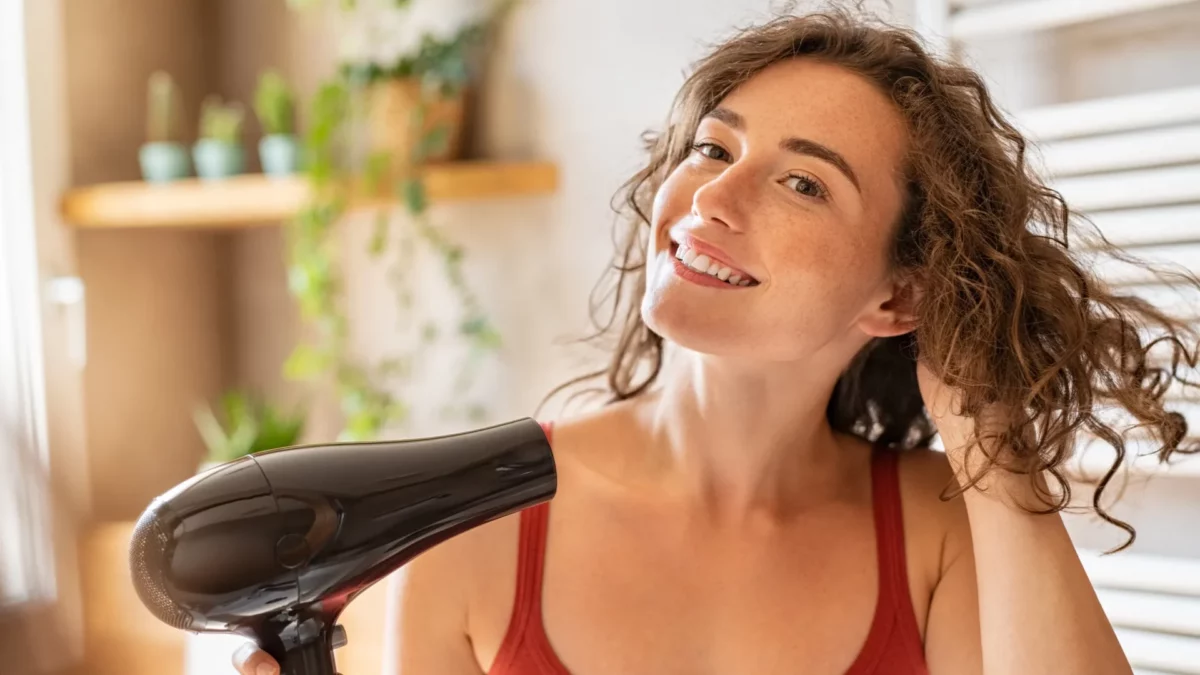 La mejor manera para secar el pelo según expertos